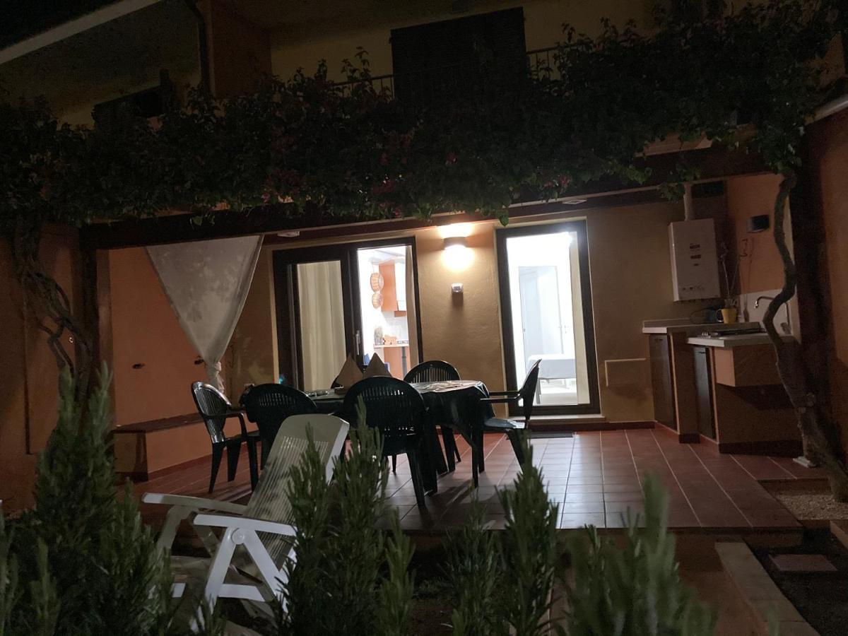 Bilocale Con Giardino Mare Apartment